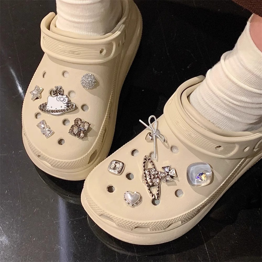 รองเท้าตกแต่งแบบการ์ตูน กับตุ๊กตาโบว์และลายพิเศษ สามารถเปลี่ยนแปลงได้ตามใจชอบ