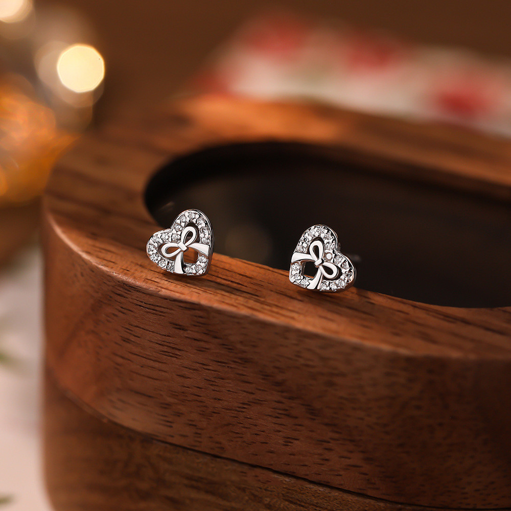 สไตล์เกาหลีผู้หญิง S925 Silver Gold Hollow Out Heart Bowknot ทองแดงเพทายหูสตั๊ดต่างหูแฟชั่นเครื่องประดับ