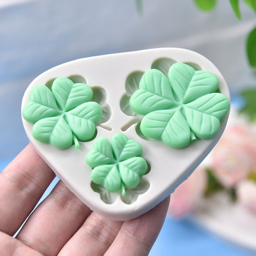 แม่พิมพ์ซิลิโคนรูปโคลเวอร์สี่ใบ 1 ชิ้นทําด้วยมือ DIY เค้กและช็อคโกแลต Mould เครื่องมือตกแต่งห้องครัว