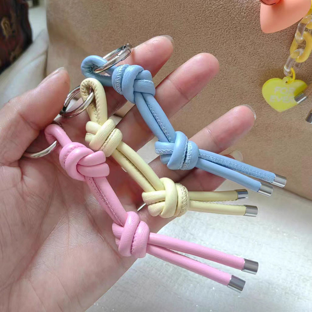 Miumiu สไตล์พวงกุญแจแขวนอุปกรณ์เสริม PU หนังเชือกจี้ Anti-loss DIY