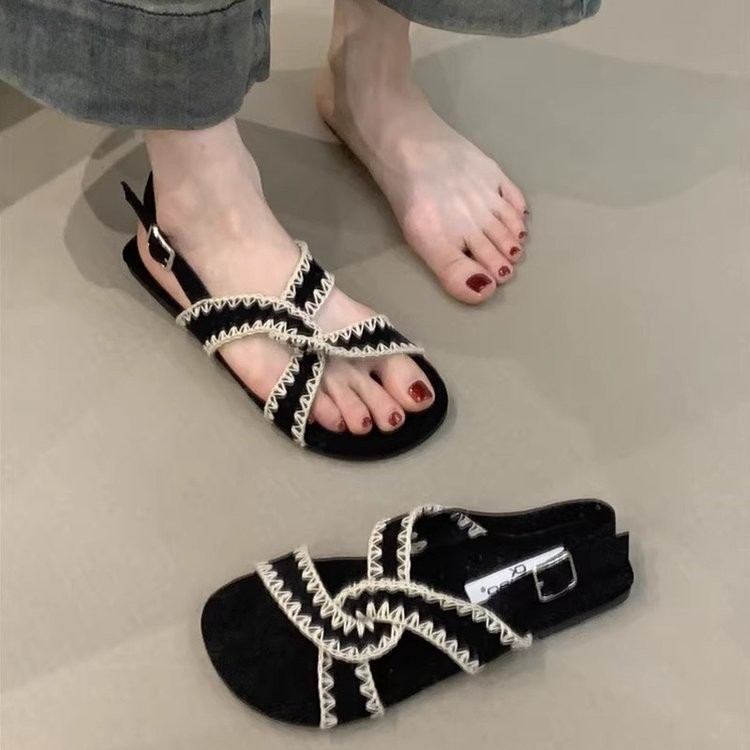 รองเท้าแตะเปิดนิ้วเท้าแบบแบน สไตล์แฟชั่นสำหรับฤดูร้อน สวมใส่สบายสำหรับชายหาดและกลางแจ้ง