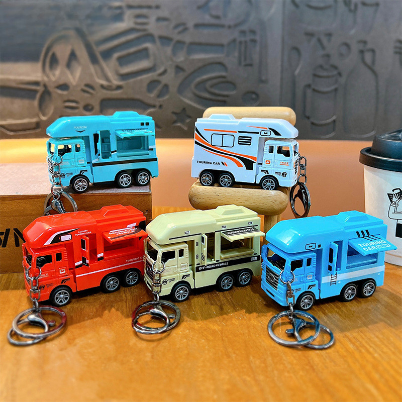Creative Alloy ดึงกลับรถ RV พวงกุญแจ Decompression Mini รถของเล่นพวงกุญแจรถจี้กระเป๋านักเรียนจี้วันหยุดของขวัญเล็กๆ