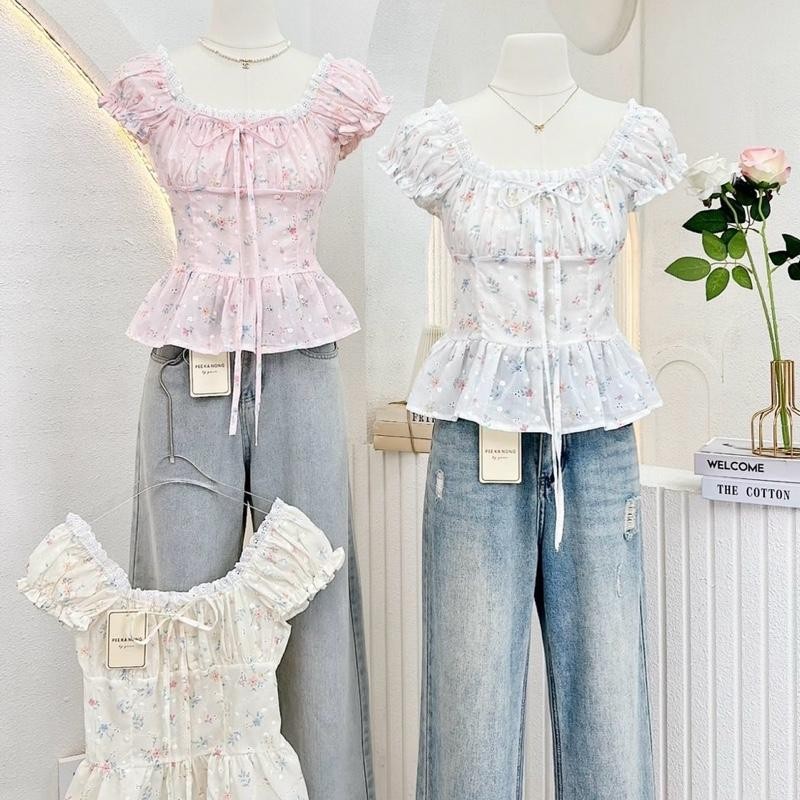 Jayleen Outfit : ชูครีม เสื้อแขนตุ๊กตาคอตตอนลายดอกไม้เล็ก