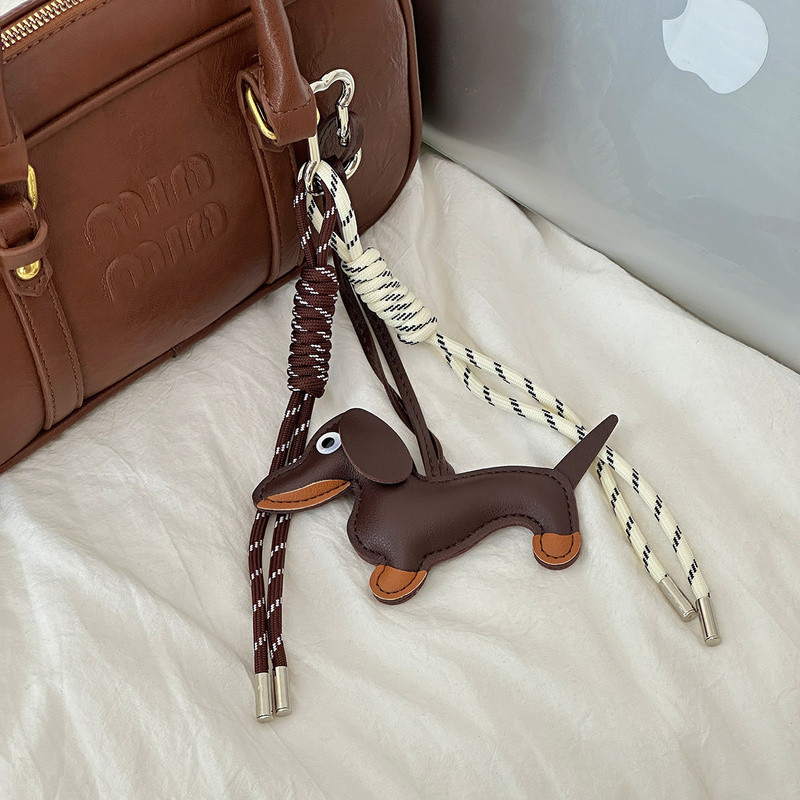พวงกุญแจและจี้ลายไส้กรอกลูกสุนัข Handcrafted แบบน่ารัก ใช้วัสดุPU สไตล์ไฮเอนด์