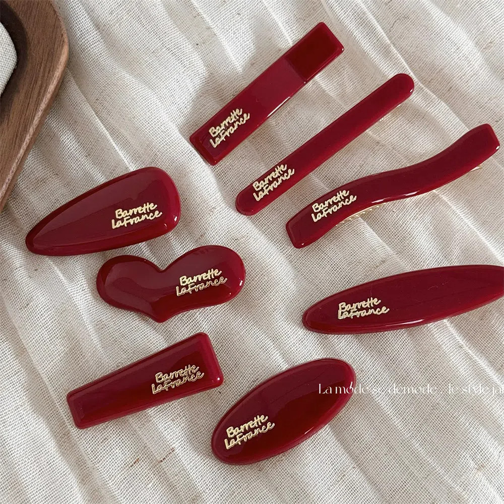 กิ๊บติดผมสีแดงใหม่ตัวอักษรสีทองหน้าม้าคลิปปากเป็ด