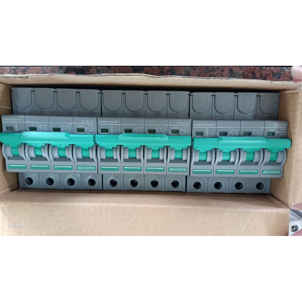 เบรกเกอร์โซล่าเซลล์ Suntree DC Breaker รุ่น SL7N-63 ตัวเลือก 16A 4P 1000V
