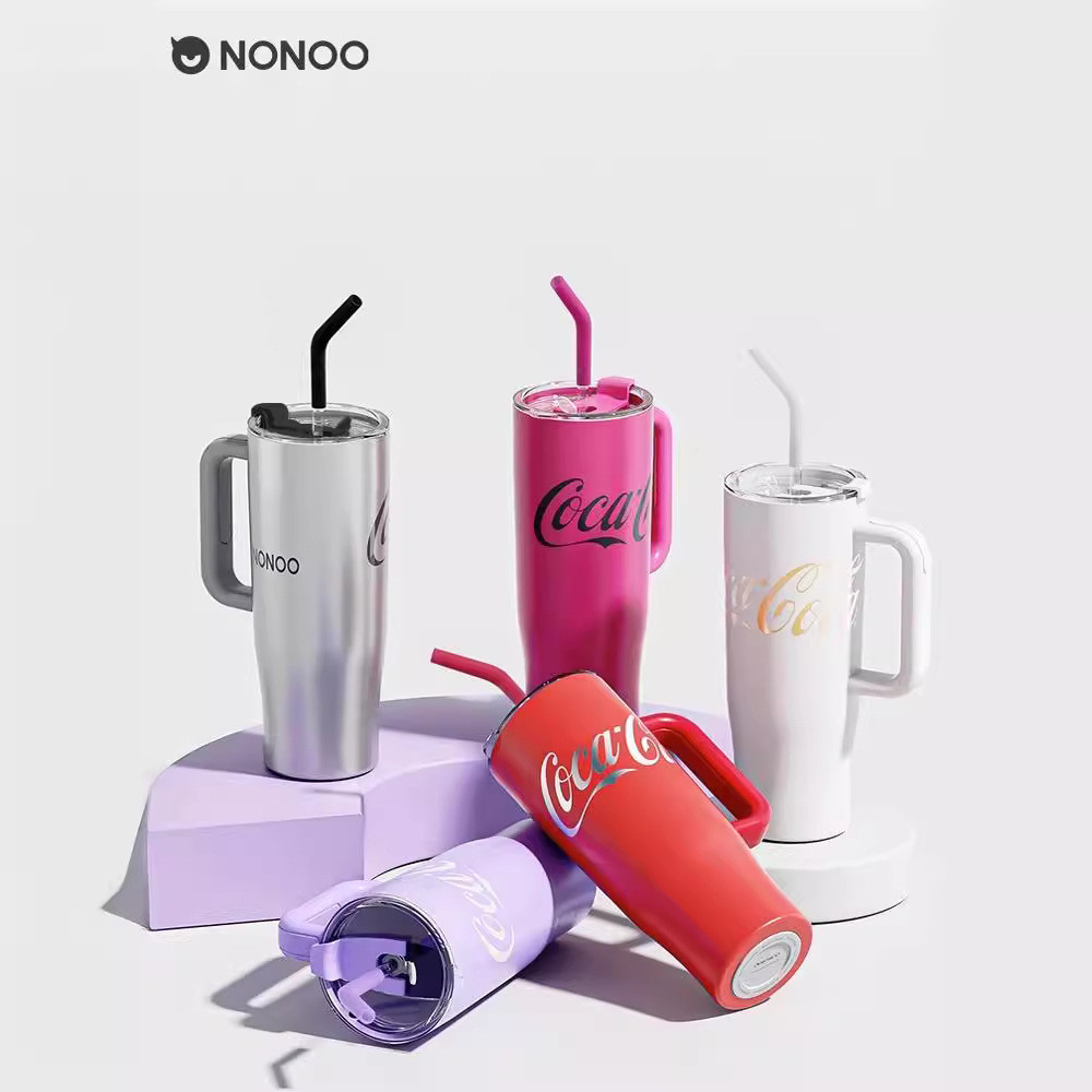 【Coca Cola】NONOO แก้วเก็บความร้อนความจุขนาดใหญ่ 316 สแตนเลสพร้อมที่จับ ฝาถ้วยดื่มคู่ ปิดผนึกและกันรั