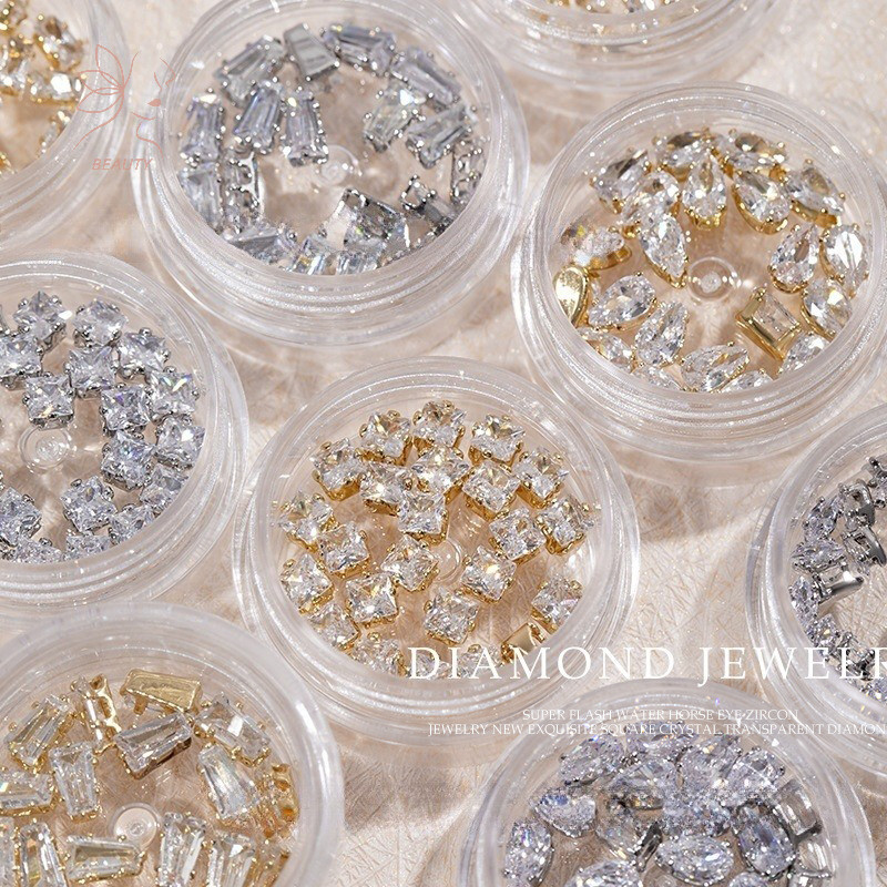 [maybeauty] 10 ชิ้นประกายเล็บ Claw เจาะ Horse Eye Waterdrop Square Zircon เล็บเจาะประณีตคริสตัลโปร่งใสเพชร {TH}