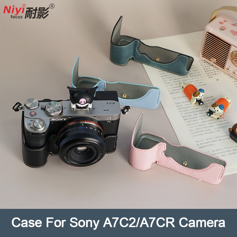 Sony A7CR A7C2 หนัง PU กล้องฐานกระเป๋าสําหรับ Sony A7R5 A7M4 Sony A7 Mark 4 IV A7R Mark V 5 ครึ่งปลอกกระเป๋า 1/4 สกรู