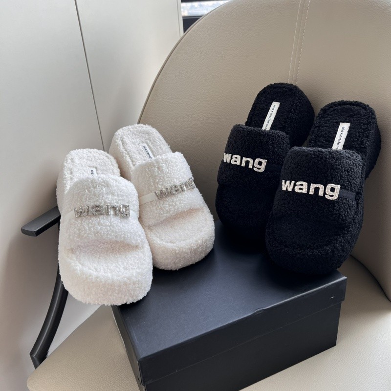 Alexander · Wang รองเท้าแตะผู้หญิง Thick-Soled Plush Round Toe Letter Diamond แฟชั่นเซ็กซี่รองเท้าผู