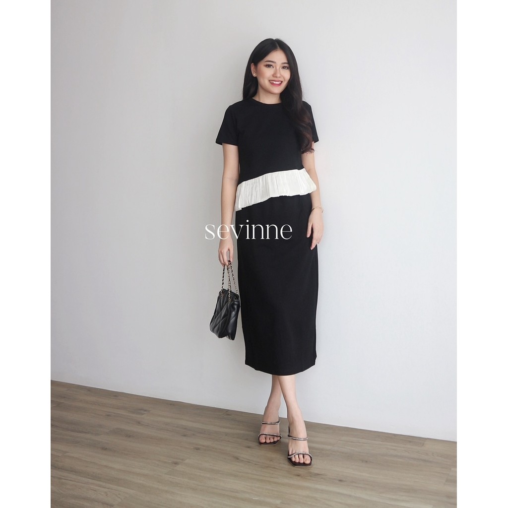 Sevinneclothing - ชุดกระโปรง YEBIN