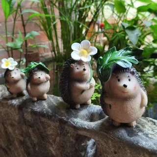 ของตกแต่งสวนเม่นครอบครัวสไตล์ชนบทน่ารัก จัดสวนและใส่กระถางต้นไม้