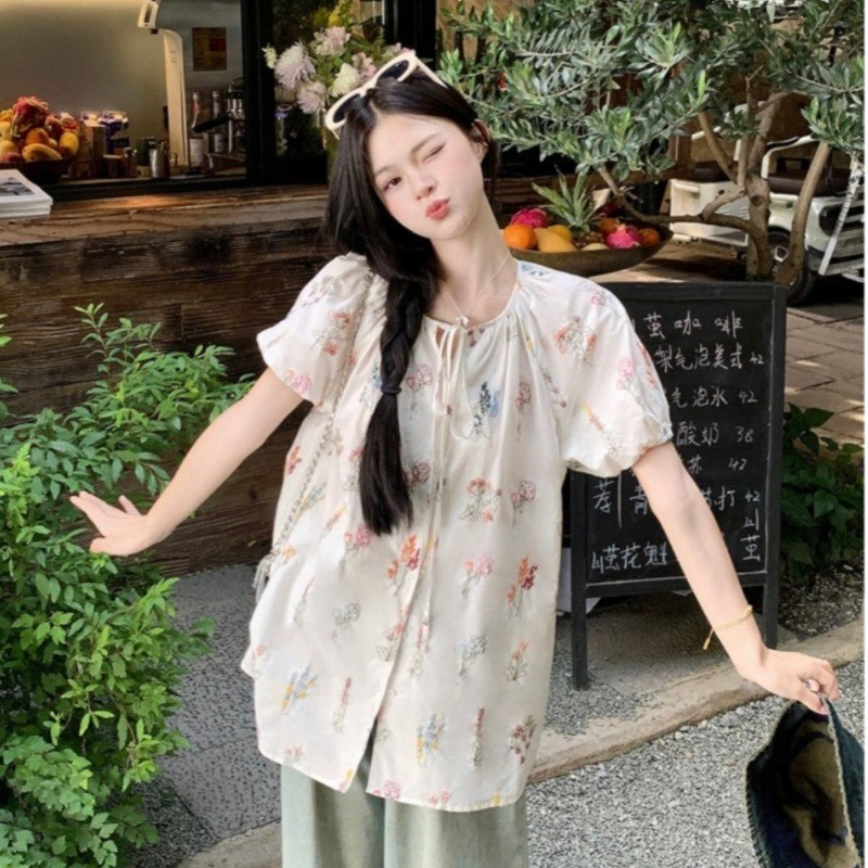Coco~เสื้อเชิ้ต แขนสั้น รุ่นยาว สไตล์สบาย ๆ หลวม ๆ การพิมพ์แฟชั่น เวอร์ชั่นเกาหลี