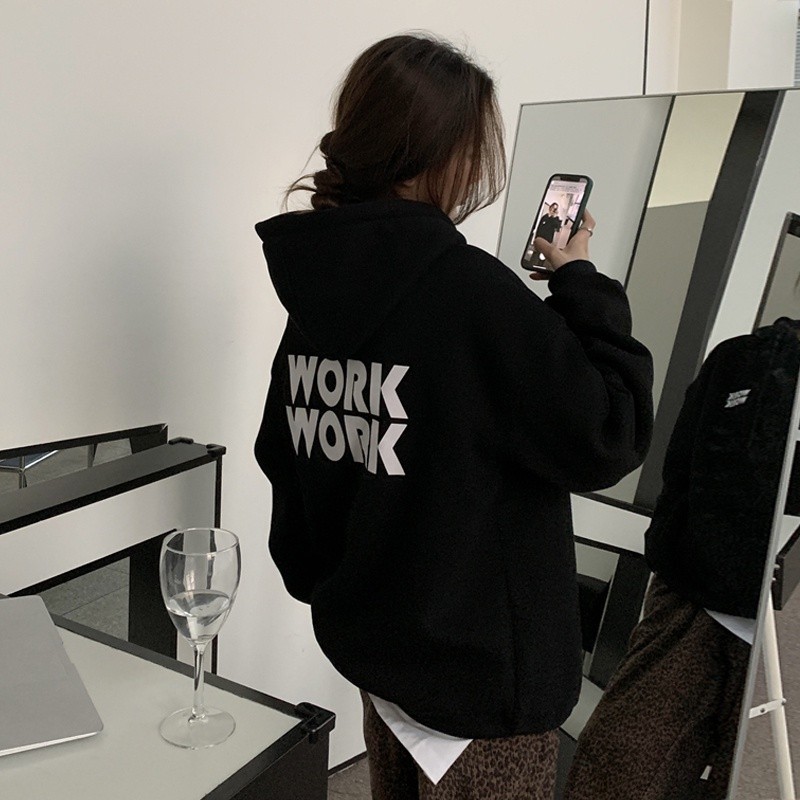 Nuziro Black Hoodie - เสื้อสเวตเตอร์แขนยาวพิมพ์ลายตัวอักษรที่เรียบง่ายและสบายๆสําหรับผู้หญิง #P000346