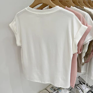 ข ผู้หญิงปักจดหมายแขนสั้นเสื้อยืดไหล่เต็มรอบคอรุ่นหลวม