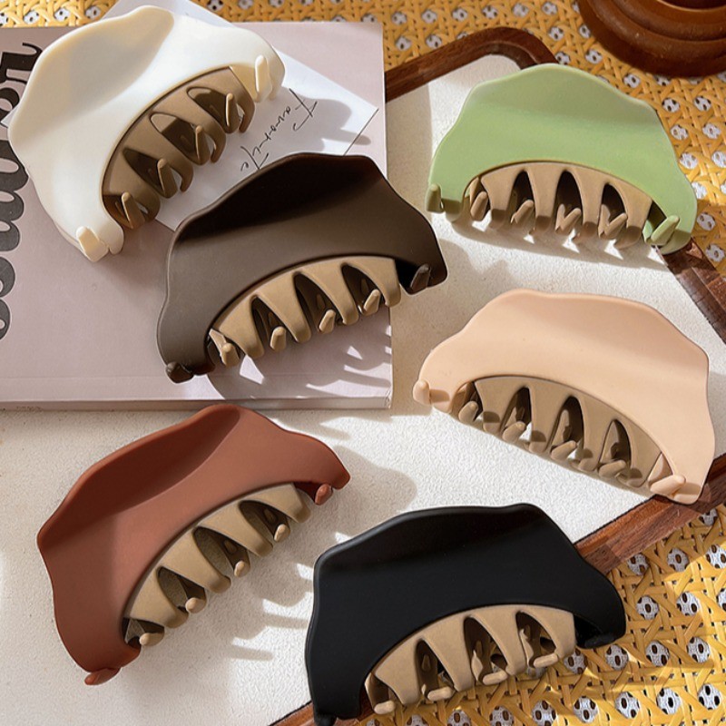High-end Feel Frosted Contrast Color Grab Clip ผู้หญิงฤดูใบไม้ร่วงฤดูหนาวสไตล์ใหม่ Shark G