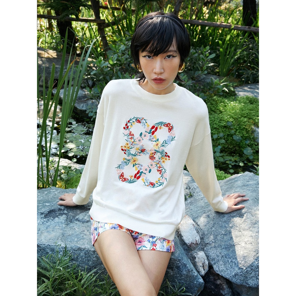 [Pomelo] Pomelo. x SPUN เสื้อสเวตเตอร์ รุ่น Wreath Knit Sweater - สี Off / Pomelo. x SPUN Wreath Kni