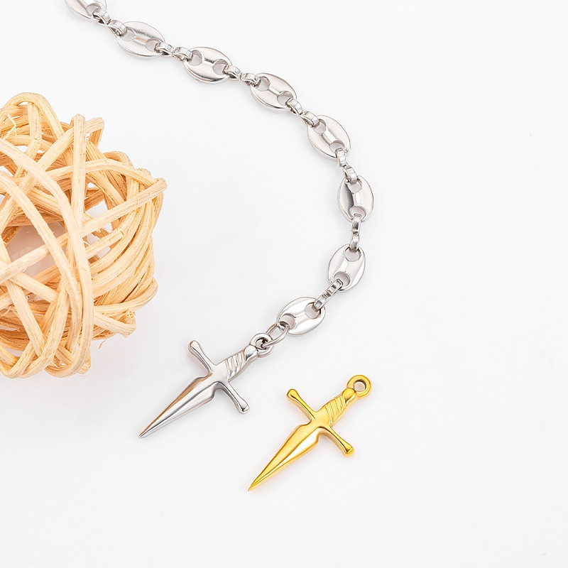 จี้รูปดาบสแตนเลสขัดเงาและจี้ไม้กางเขนทองคำ 18K สำหรับสร้อยคอและสร้อยข้อมือ