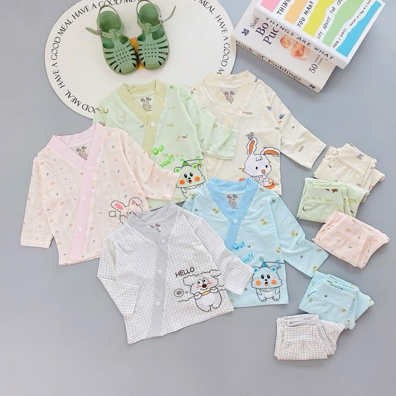 ชุดสูทแขนยาว Loc Pat สี petit พิมพ์ลายกระดุมเฉียง 0-9m LP.BD263