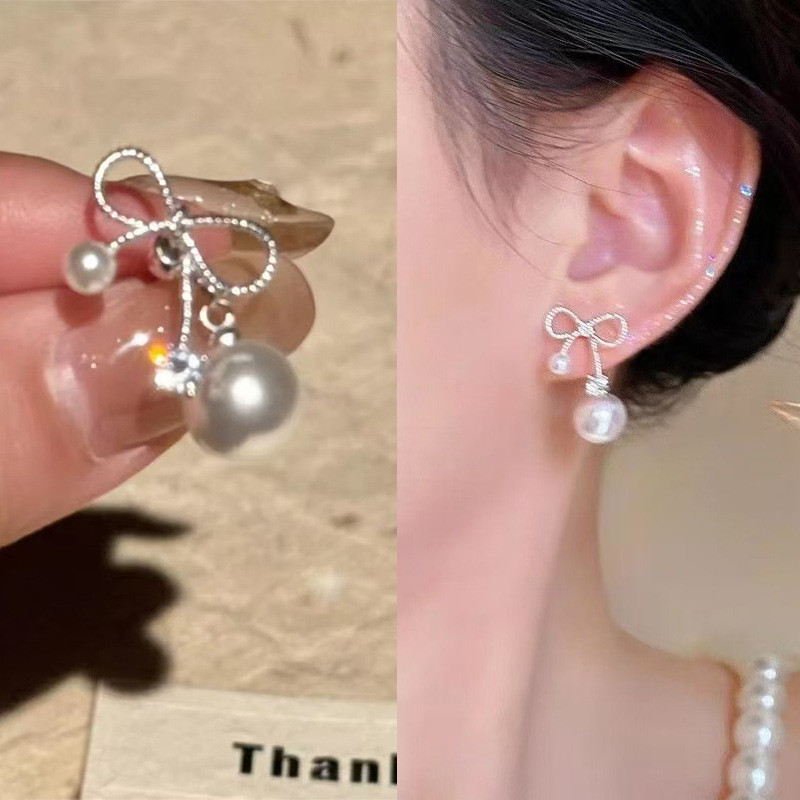 ต่างหูมุกสเตอร์ลิงเงิน 925 มีประกายระยิบระยับหรูหรา