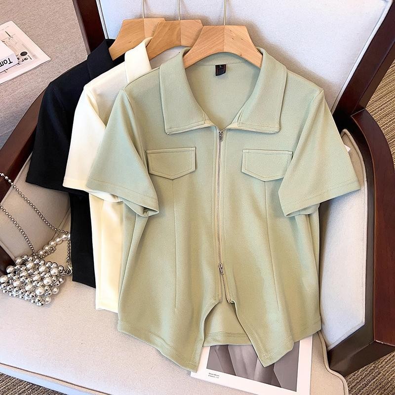 เสื้อเชิ้ตโอเวอร์ไซส์(40-150กก.) ผู้หญิงไม่สม่ําเสมอคอปกเสื้อยืดธรรมดาขนาดบวกแขนสั้นซิปท็อปส์