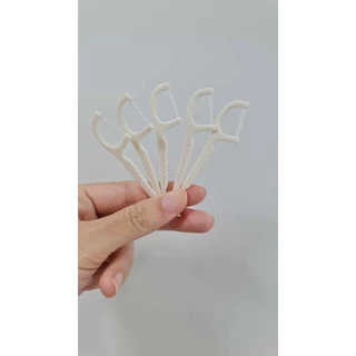 [สินค้าแถมฟรี] ไหมขัดฟัน 4 ด้าม Watsons dental floss 4 pieces