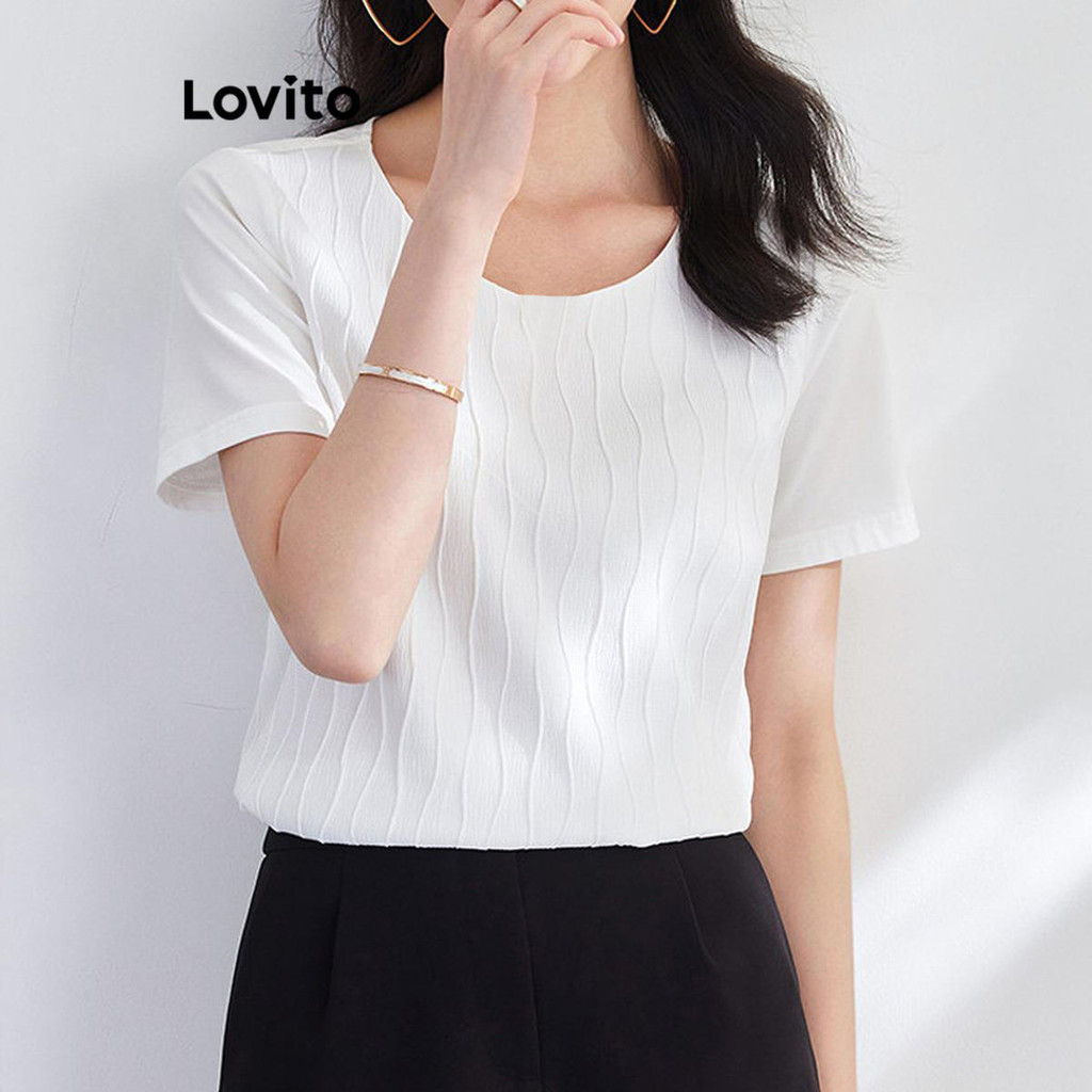 Lovito เสื้อเบลาส์ผู้หญิง จับจีบ สีพื้น สไตล์คลาสซี่ LNM68397