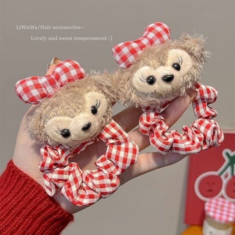 Shirley Rose Duffy Bear Hair Tie ลายสก๊อตสีแดง Bow Knot Scrunchy Hair Tie หัวบอลยางรัดผ้าโพกศีรษะ