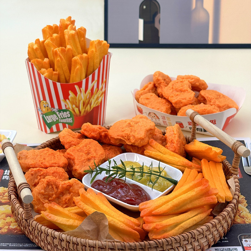 สมจริงประดิษฐ์ไก่ทอดปลอมfrench Friesอาหารรุ่นFast Meat Fries Nuggetsตกแต่งการถ่ายภาพPropsสําหรับห้อง