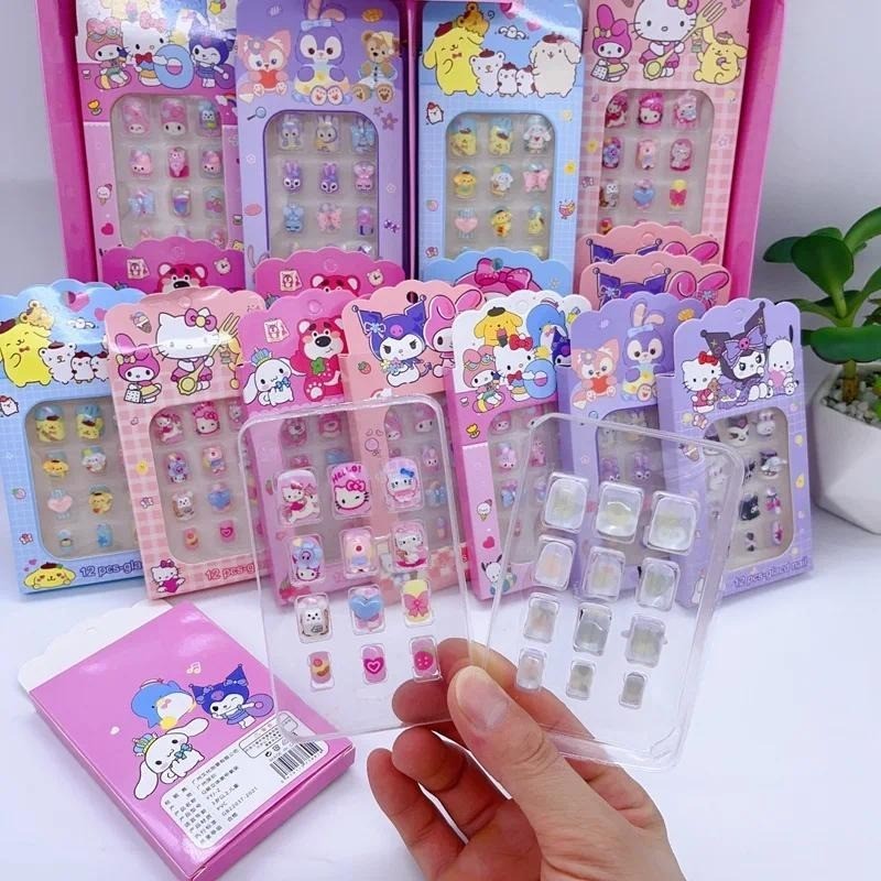 Sanrio Nail Art สติกเกอร์ 12 ชิ้น 3D เล็บ Patch ชุดน่ารักการ์ตูน Kuromi Melody Cinnamoroll เล็บปลอมสําหรับเด็กผู้หญิง