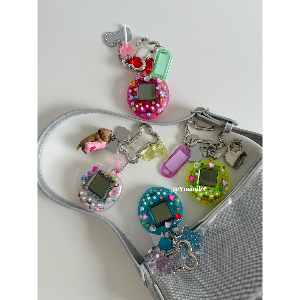 Original niche design พลอยย้อนยุค Tuomazi เกมคอนโซลกระเป๋าจี้ Miu พวงกุญแจกังหันลมสไตล์คู่