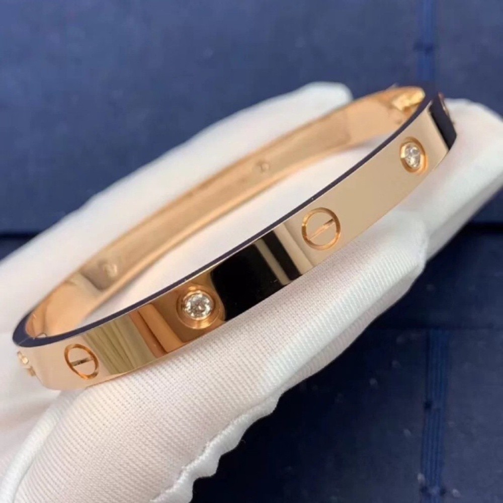 เครื่องประดับ สร้อยข้อมือเหล็กไทเทเนียม ชุบทอง 18K ระดับไฮเอนด์ ระดับไฮเอนด์ แฟชั่นสําหรับผู้หญิง