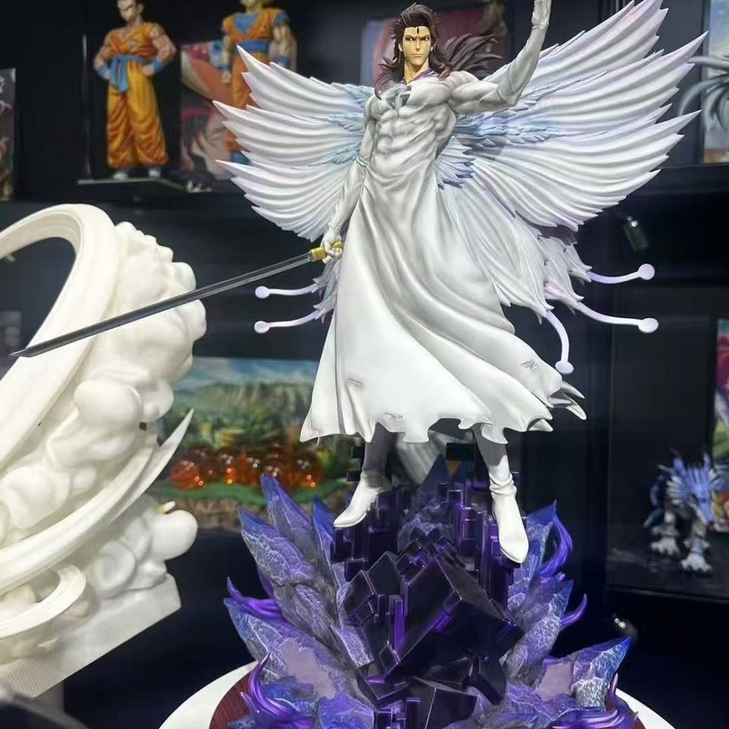 โมเดลตัวละคร Aizen จากอนิเมะ Bleach