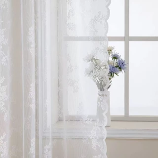 ม่านสีขาว ผ้าม่านโปร่งแสงสีขาว ลายดอกไม้ ผ้าม่านตีนตุ๊กแก ม่านสอดลวด ใช้กับชุดราว ประตูสีขาว คาเฟ่นิยม ถ่ายรูปสวย