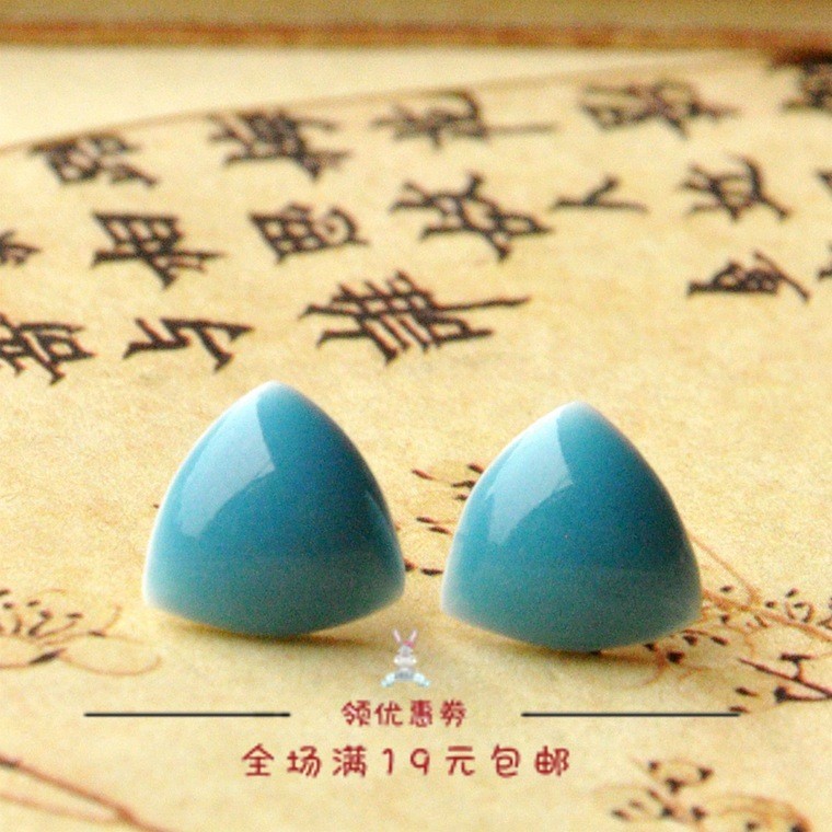 เครื่องประดับเซราamic แบบจิงเต๋อเจิ้น ต่างหูสามเหลี่ยมสีเซราamic สไตล์ชนเผ่า