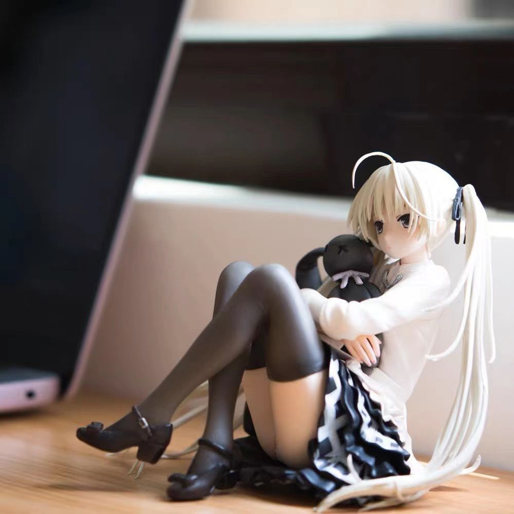 นั่งโดมสาวรูปกอดกระต่ายคาสึกะป่าโดมขอบท้องฟ้าอะนิเมะอุปกรณ์ต่อพ่วงแชสซีรถตุ๊กตาตกแต่งของขวัญ