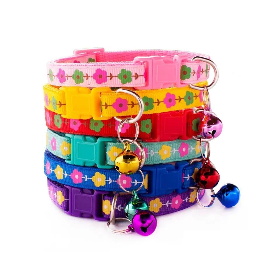 ดอกไม้ปลอกคอแมวขนาดเล็กพร้อม Bell Breakaway ความปลอดภัยสัตว์เลี้ยงสุนัข Collier Chain Quick Release Chats Perro อุปกรณ์สําหรับลูกแมวลูกสุนัข