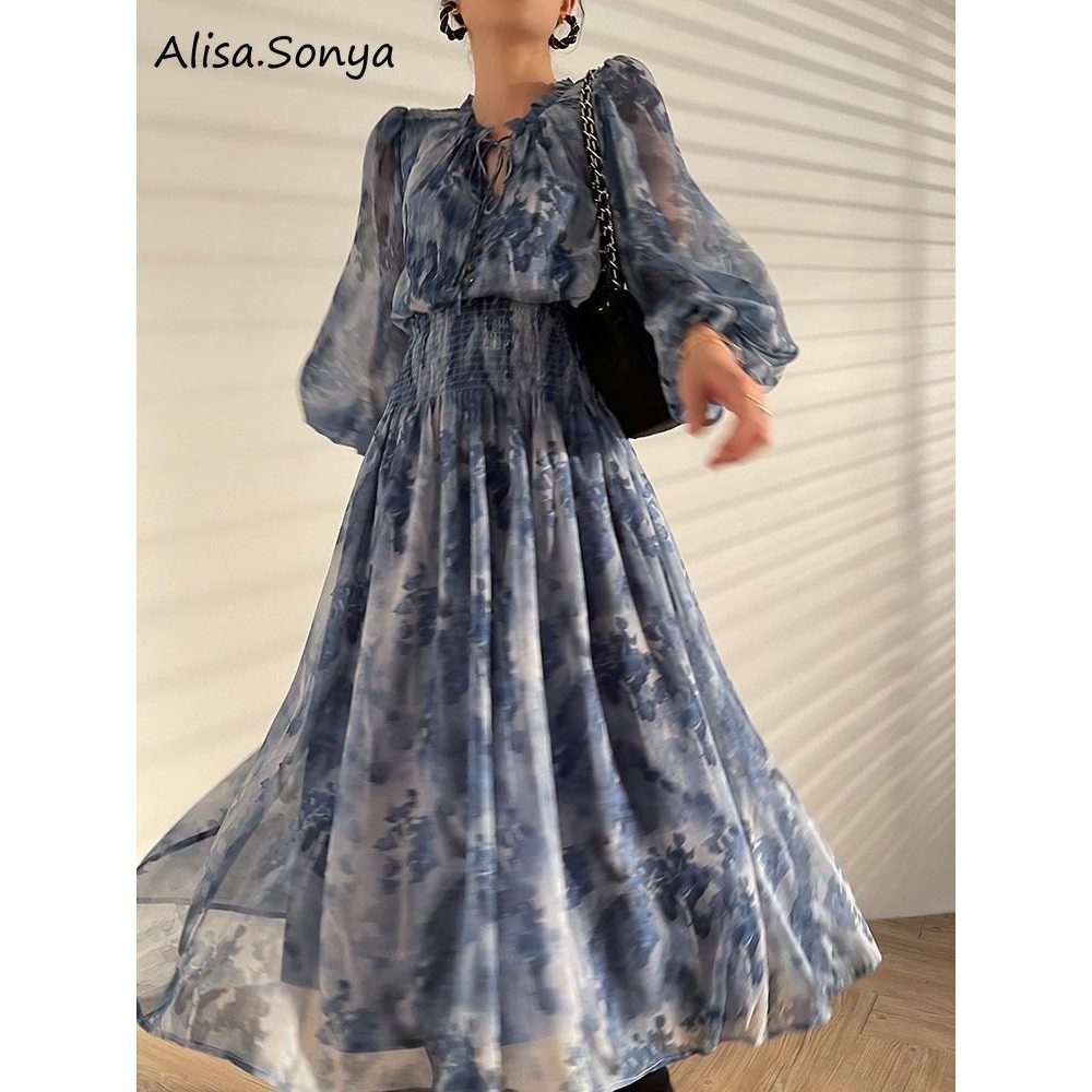 Alisa.Sonya เดรสผ้าชิฟฟอนผู้หญิง เอวสูง แขนกระดิ่งยาวยืดหยุ่น เดรสสไตล์เรโทร ลายดอกไม้ แขนยาว