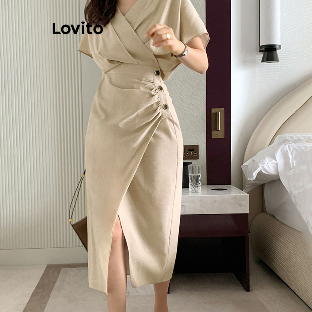 Lovito ชุดเดรส จีบย่น กระดุม อสมมาตร สำหรับผู้หญิง LNE20031 (สีกากีอ่อน)
