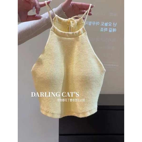 frenchy top สตรีทแฟชั่น เสื้อกล้ามสายเดี่ยวถักสีเหลืองครีมหวานสไตล์ฝรั่งเศสสำหรับผู้หญิงเสื้อคล้องคอ