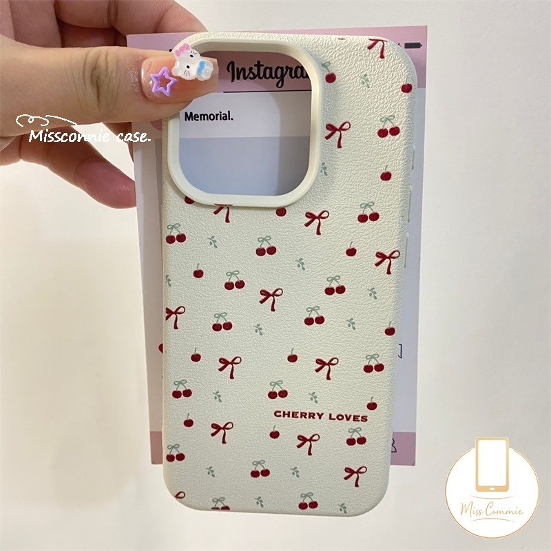 โรแมนติกโบว์หรูหราผิวรู้สึกหนังเนื้อสําหรับ IPhone XR 15 11 13 16 14 12 Pro Max 16 15 14 Plus X XS Max Graffiti น่ารักเชอร์รี่สีแดง BowKnot นุ่มกรณี