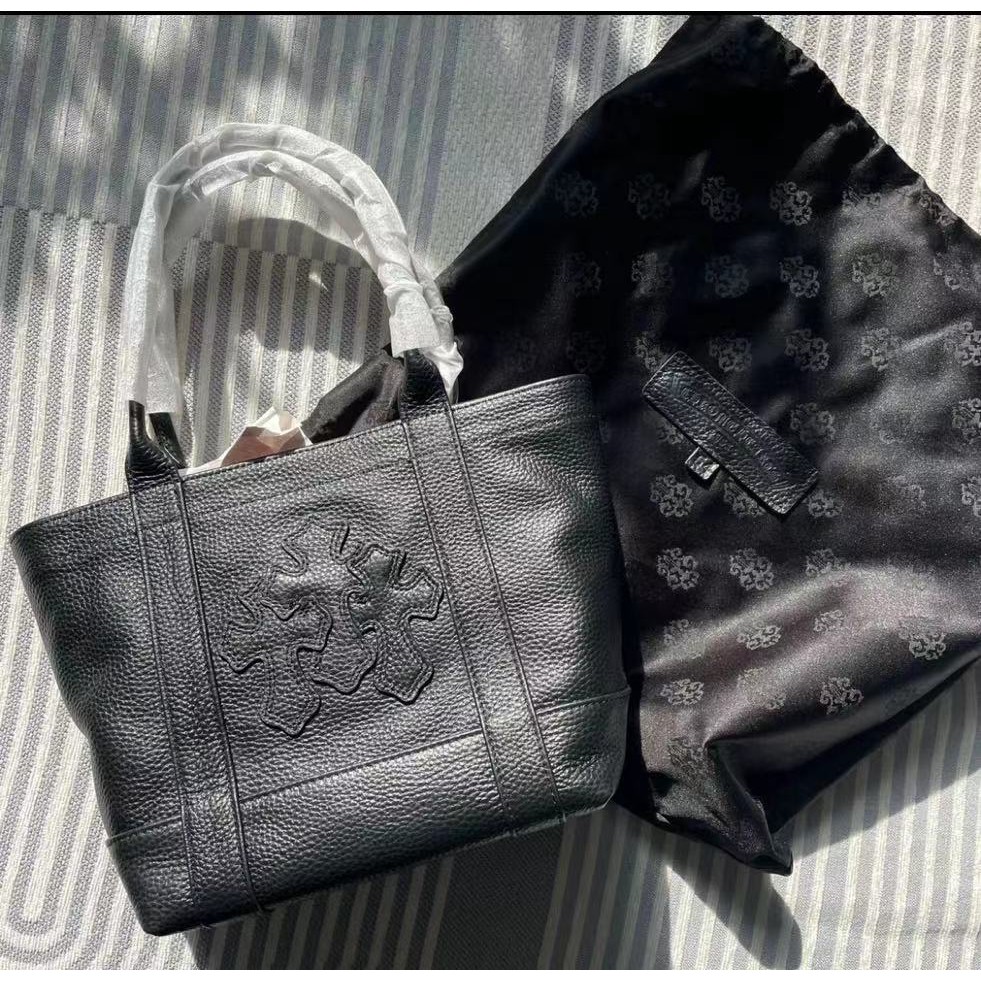 กระเป๋าโท้ตใบเล็ก Chrome Hearts