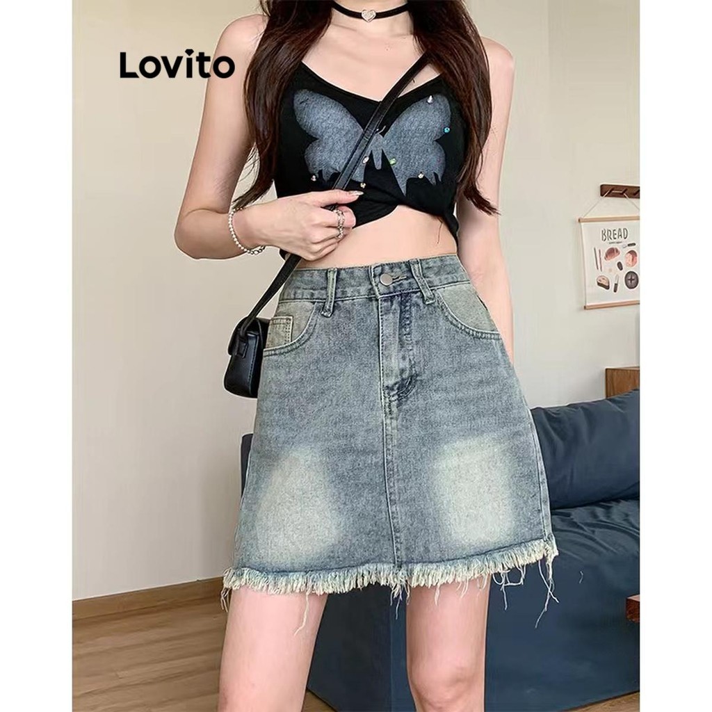 Lovito กระโปรงยีนส์ฟอกสีเรียบๆสำหรับผู้หญิง LNM79399