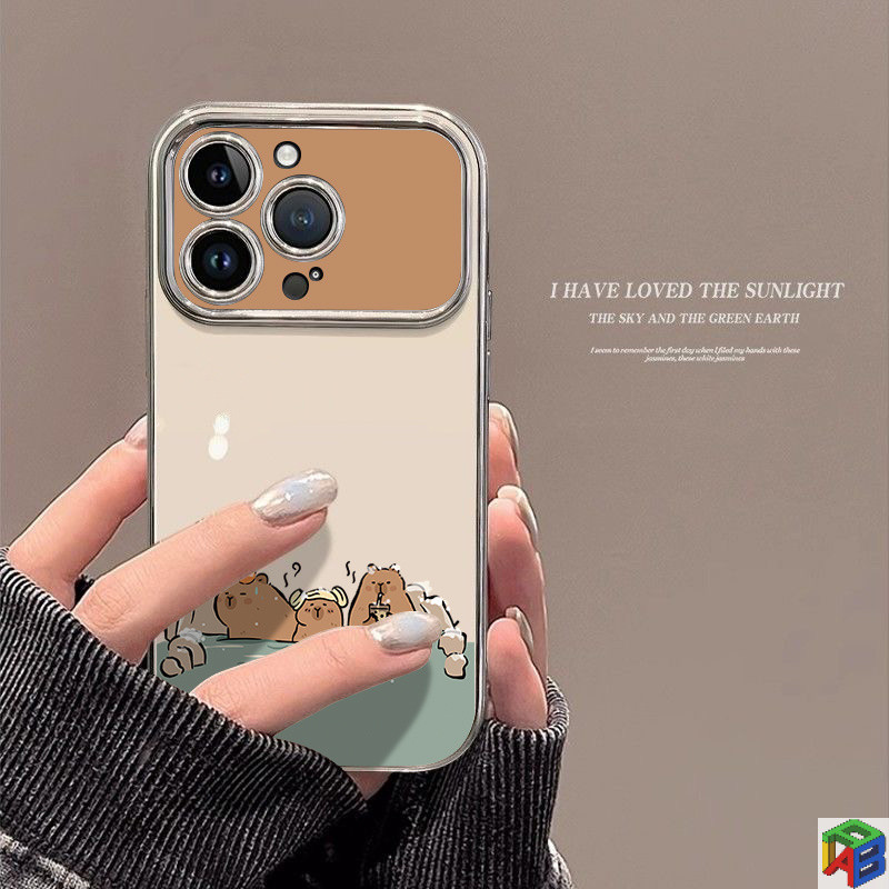 อาบน้ําน่ารัก capybara สําหรับ Apple 15promax เคสโทรศัพท์ iphone14plus 11/12/13Pro Max Xsmax Premium Electroplated รวมทุกอย่างป้องกันกรณี