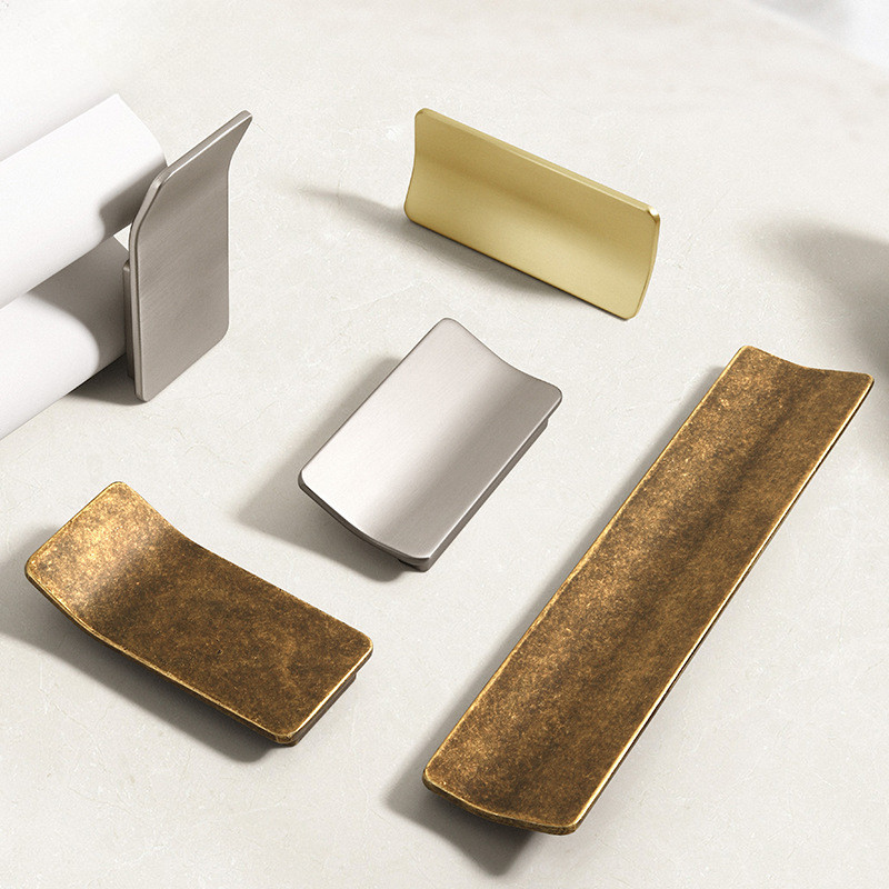 Nordic High-End มือจับประตูตู้โมเดิร์นตู้เสื้อผ้าประตูสังกะสีเฟอร์นิเจอร์ลิ้นชัก Vintage ขนาดเล็กตู้ Handle Gold