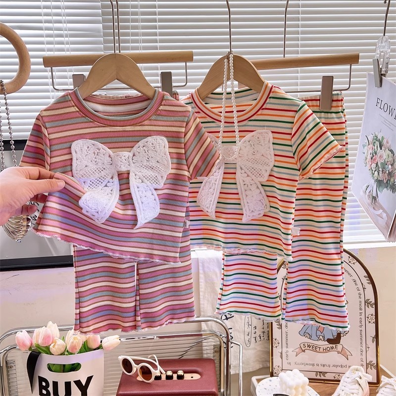 ชุดสูทโบว์สไตล์ใหม่ปี 2025 เสื้อยืดลายทางและกางเกงบานสูท