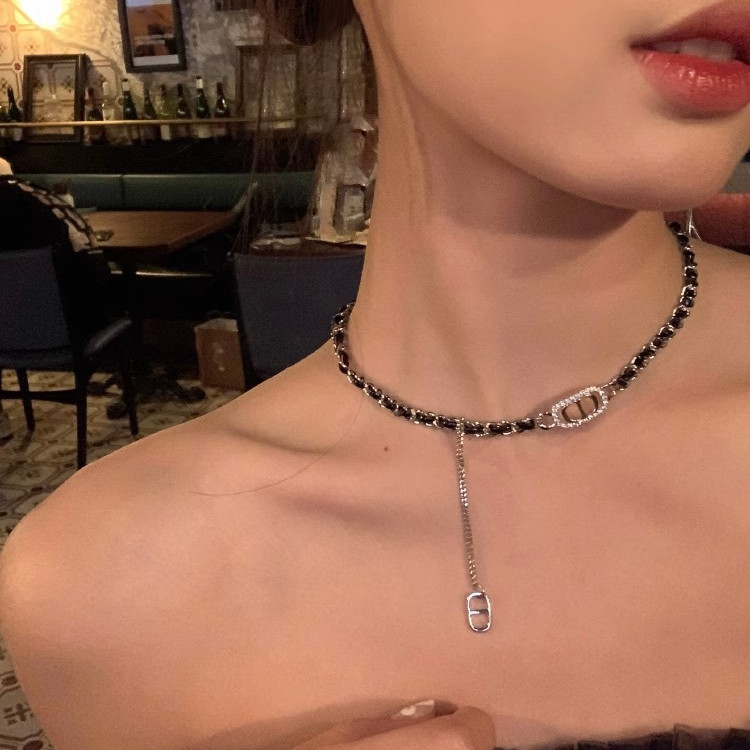 Sweet Cool CD Letter พู่สร้อยคอ choker Niche Design High-End สร้อยคอหญิง Clavicle Chain wy8.5
