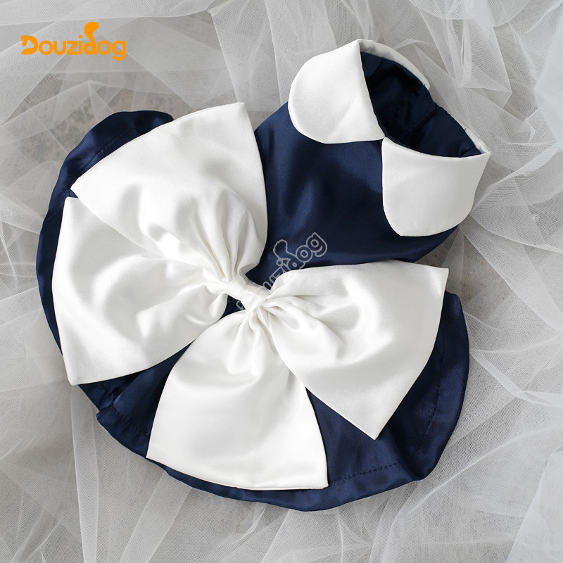 สุนัขขนาดเล็ก บิชอน เท็ดดี้ สัตว์เลี้ยงสุนัขกระโปรงแมวโบว์ชุดแต่งงาน