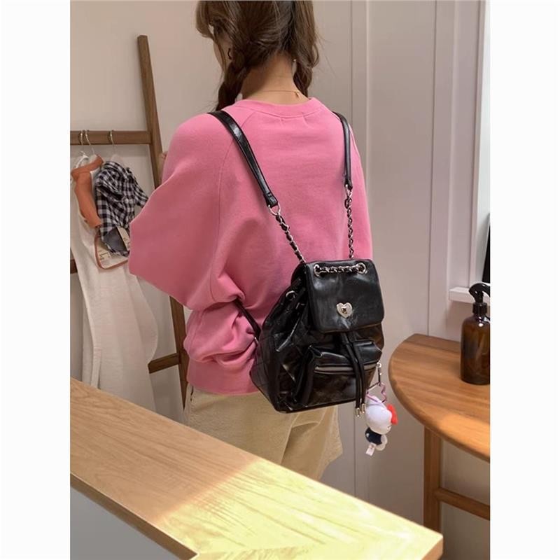 Travel check-in niche diamond grid กระเป๋าเป้โซ่เนื้อสีดํา