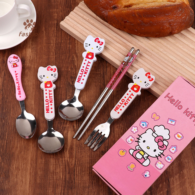 [แฟชั่น] Kawaii Hello Kitty Chops ช้อนส้อม Sanrio KT แมวชุดบนโต๊ะอาหารสแตนเลสอาหารเย็นแบบพกพาอะนิเมะ Flatware {TH}